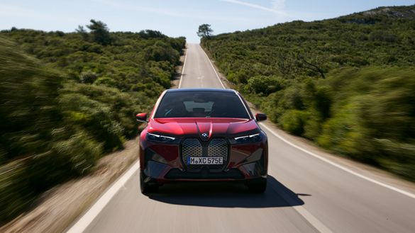 autonomia de hasta 435 km del bmw ix