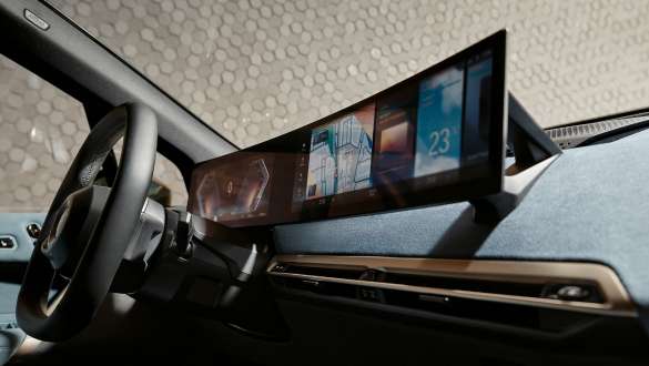 BMW Curved Display